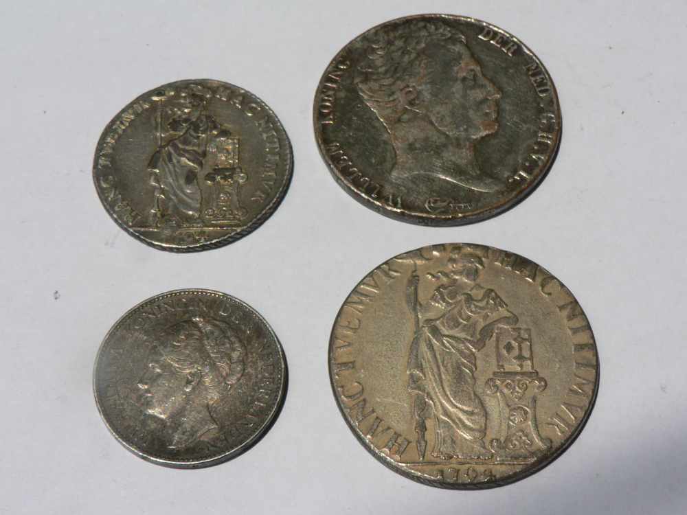 1733-Mexico-8-Reales-Mo-Mf