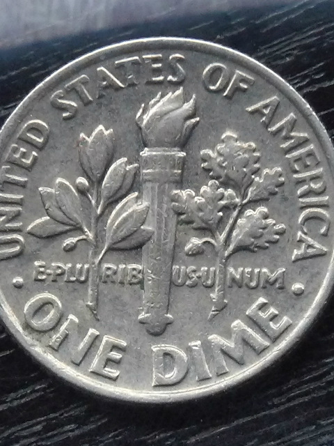 1990-Dime-Dots-In-Front-Line-Up-With-Reverse?