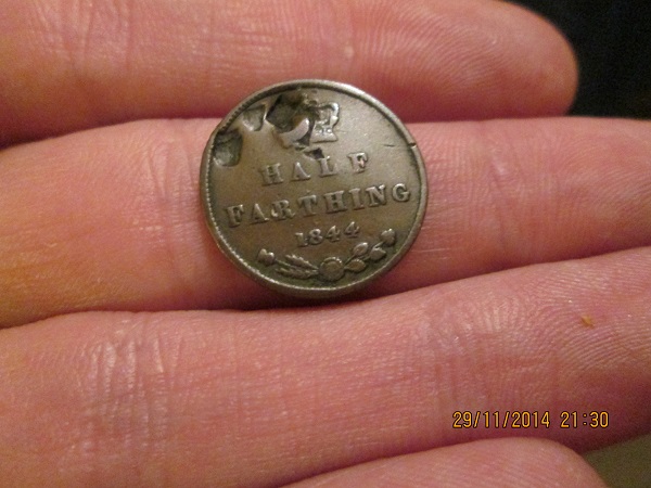 1844-Half-Farthing,-Damaged-Plus-Error