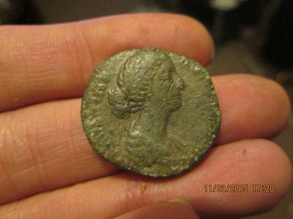 Faustina-Jr-Denarius,-Help-Needed