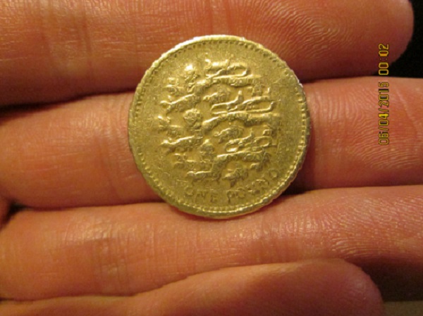 Fake-£1