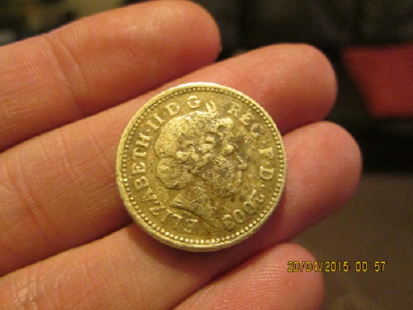 Fake-£1