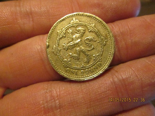 Fake-£1