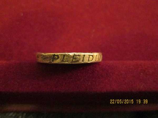 Fake-£1