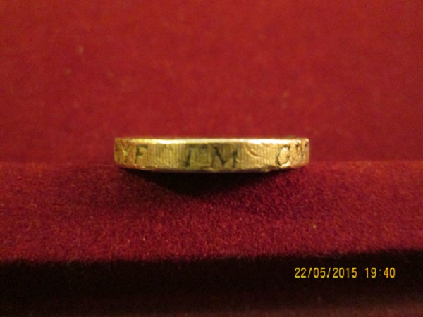 Fake-£1
