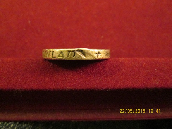 Fake-£1