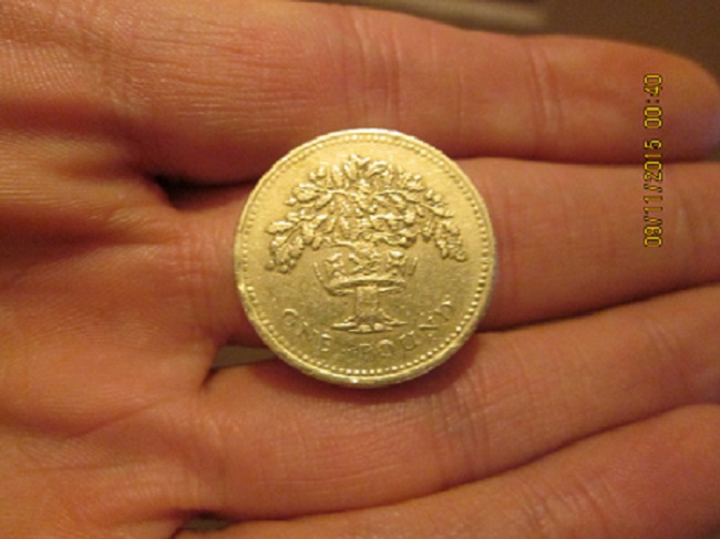 Fake-£1