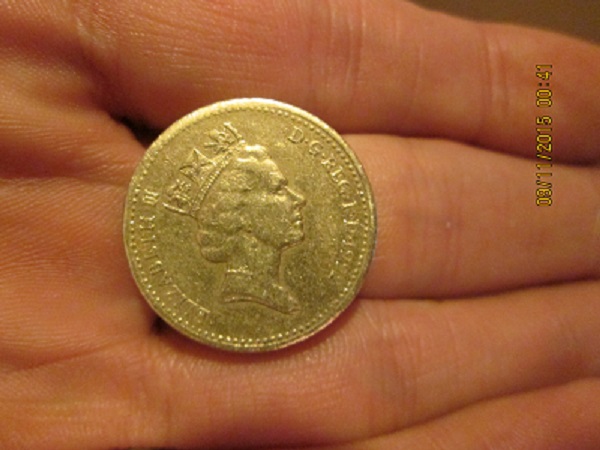 Fake-£1