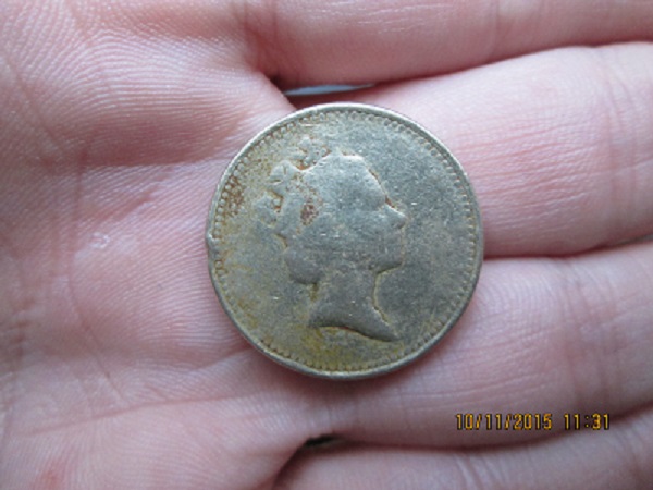 Fake-£1