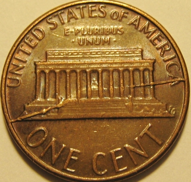 1981-P-Lincoln-Cent---Is-This-A-Bisecting-Rim-To-Rim-Reverse-Die-Crack?