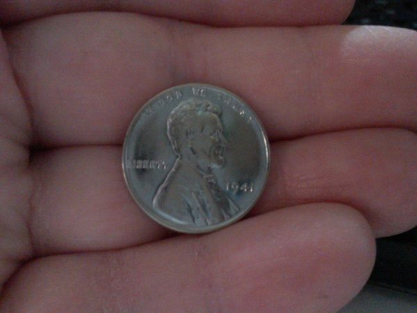 Odd-1941-Wheat-Penny-..silver-Maybe?