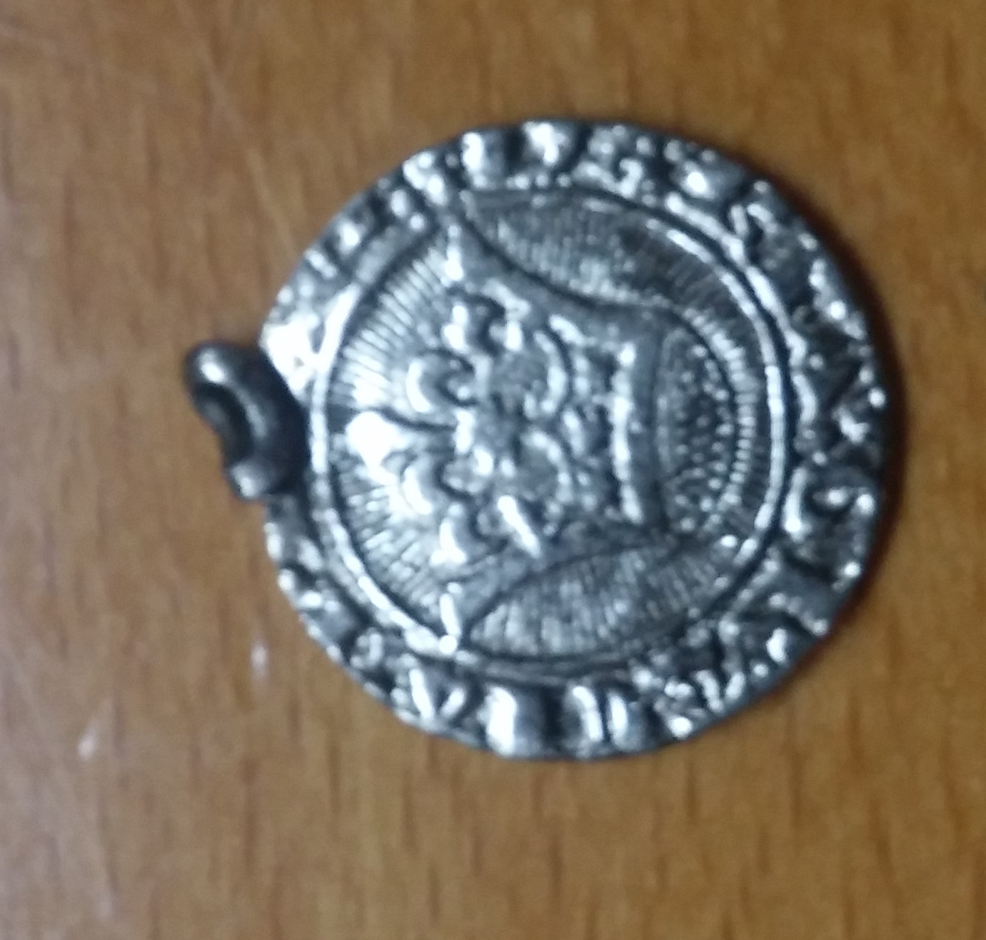 Unknown-Coin-That-Looks-Like-UK-S-Found