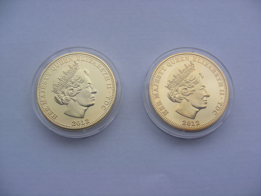 Unidentified-UK-Queen-Elizabeth-II-Commemorative-Coins
