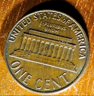 1975-Penny-With-Fine-Brush-Marks-On-Obverse-And-Reverse-Side