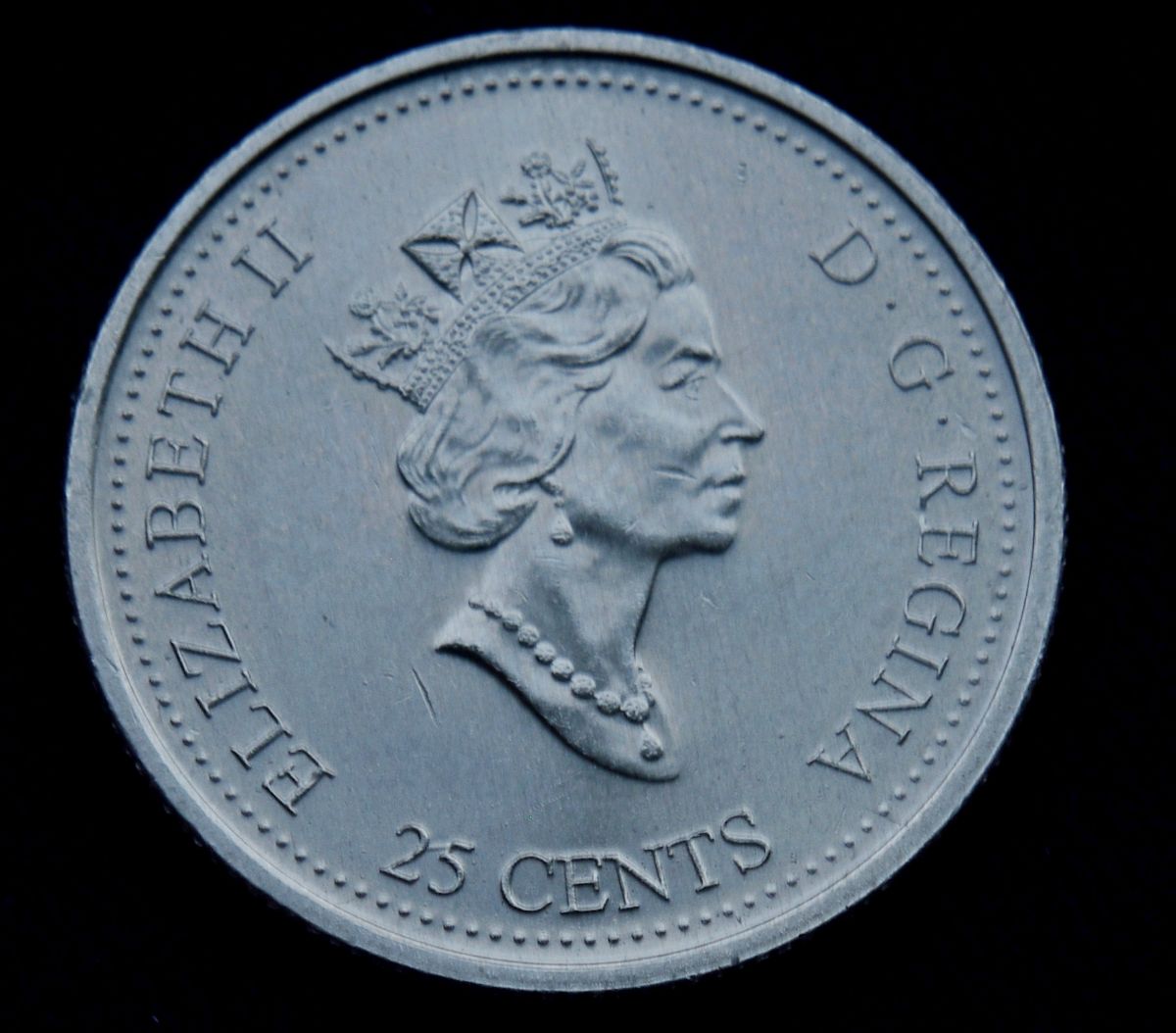 Line-Between-2-And-5-On-2000-Quarter