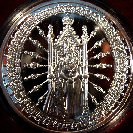 Queen-Elizabeth-II-Medallion