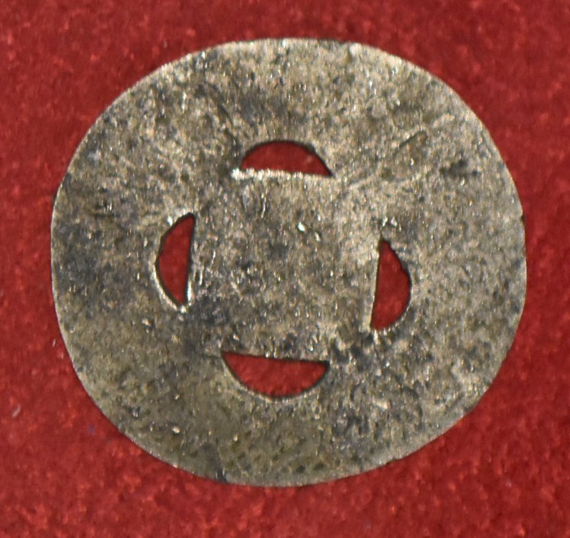 Hoping-To-Get-Some-Help-Identifying-This-Coin!-Id:-Likely-Weight/Fastener