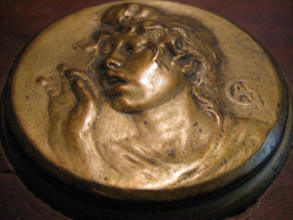 Please-Help-Identify-Medal/Insert-On-Plaque-C1919-/-French?