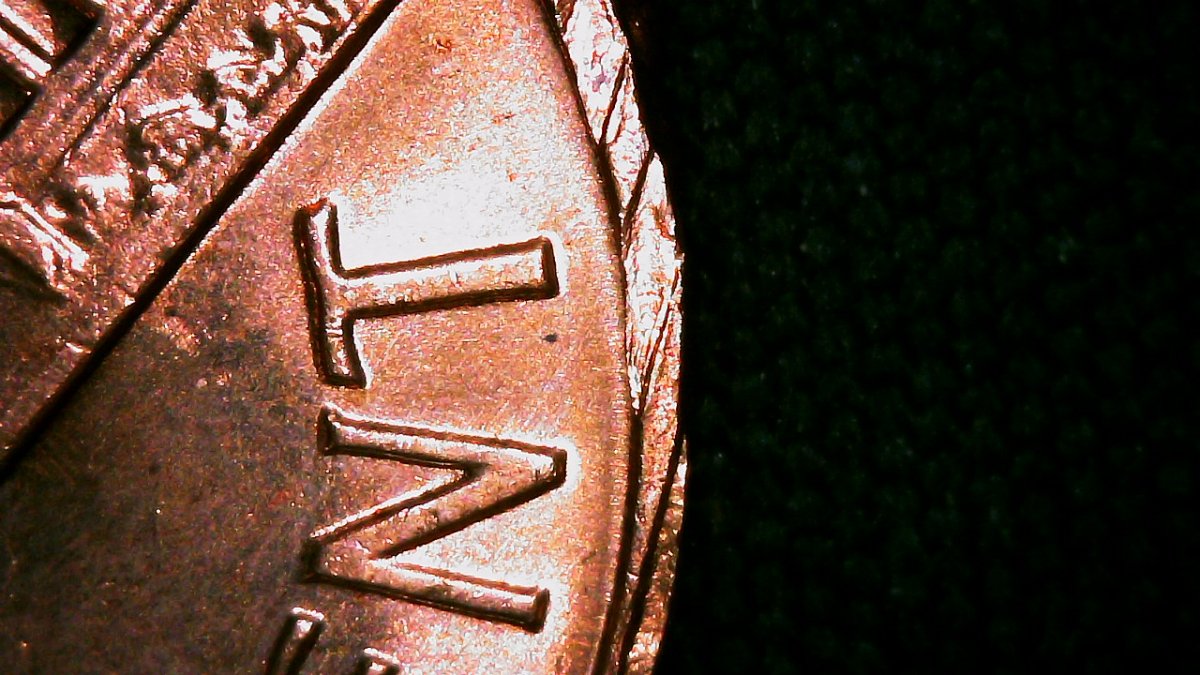 1972-D---Funny-Rim-Damage----Lincoln-Penny-From-Uncirculated-Set
