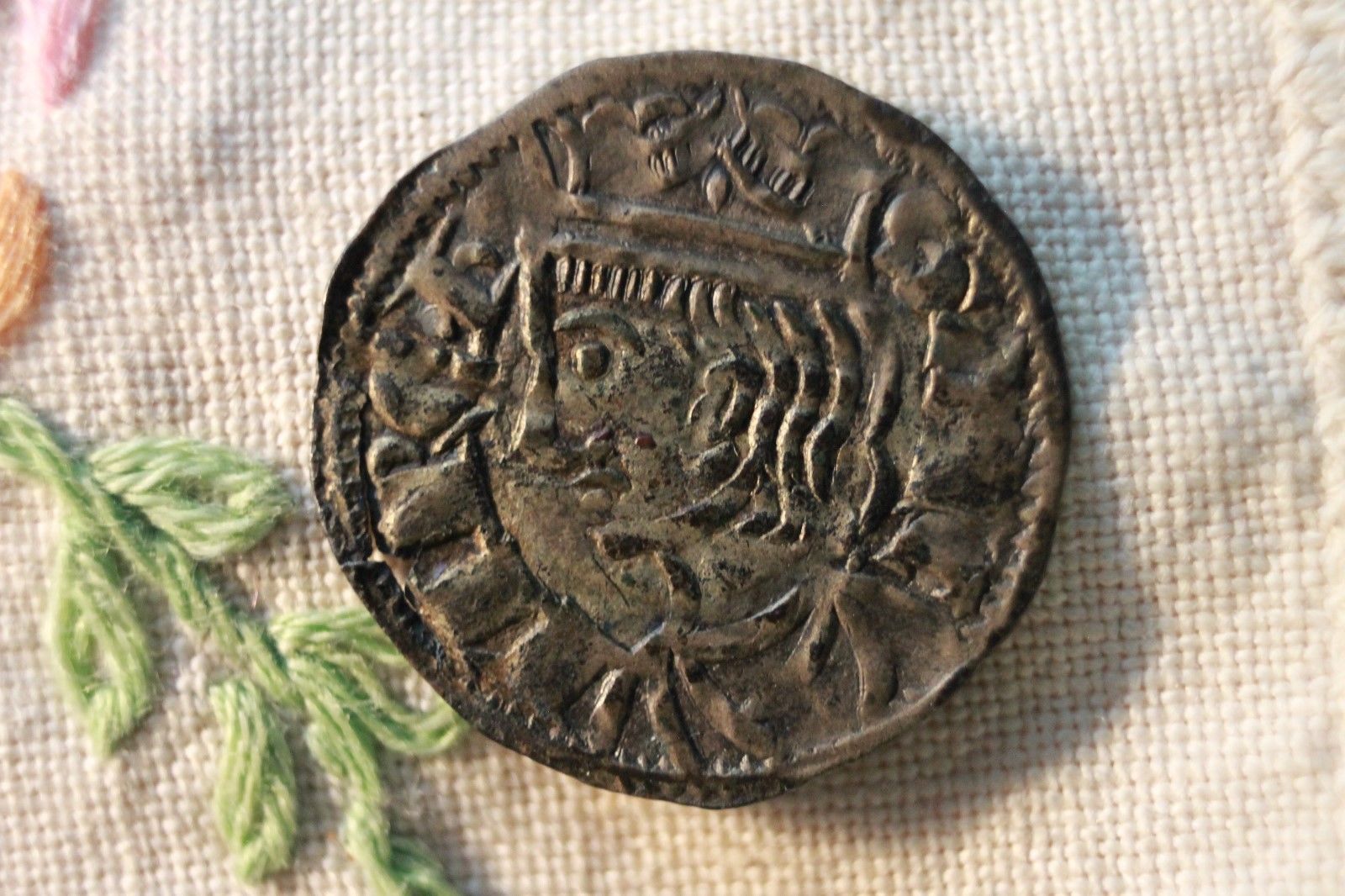 Help-With-This-Coin-Possibly-Medievel--King-With-Crown---Church-On-Reverse?