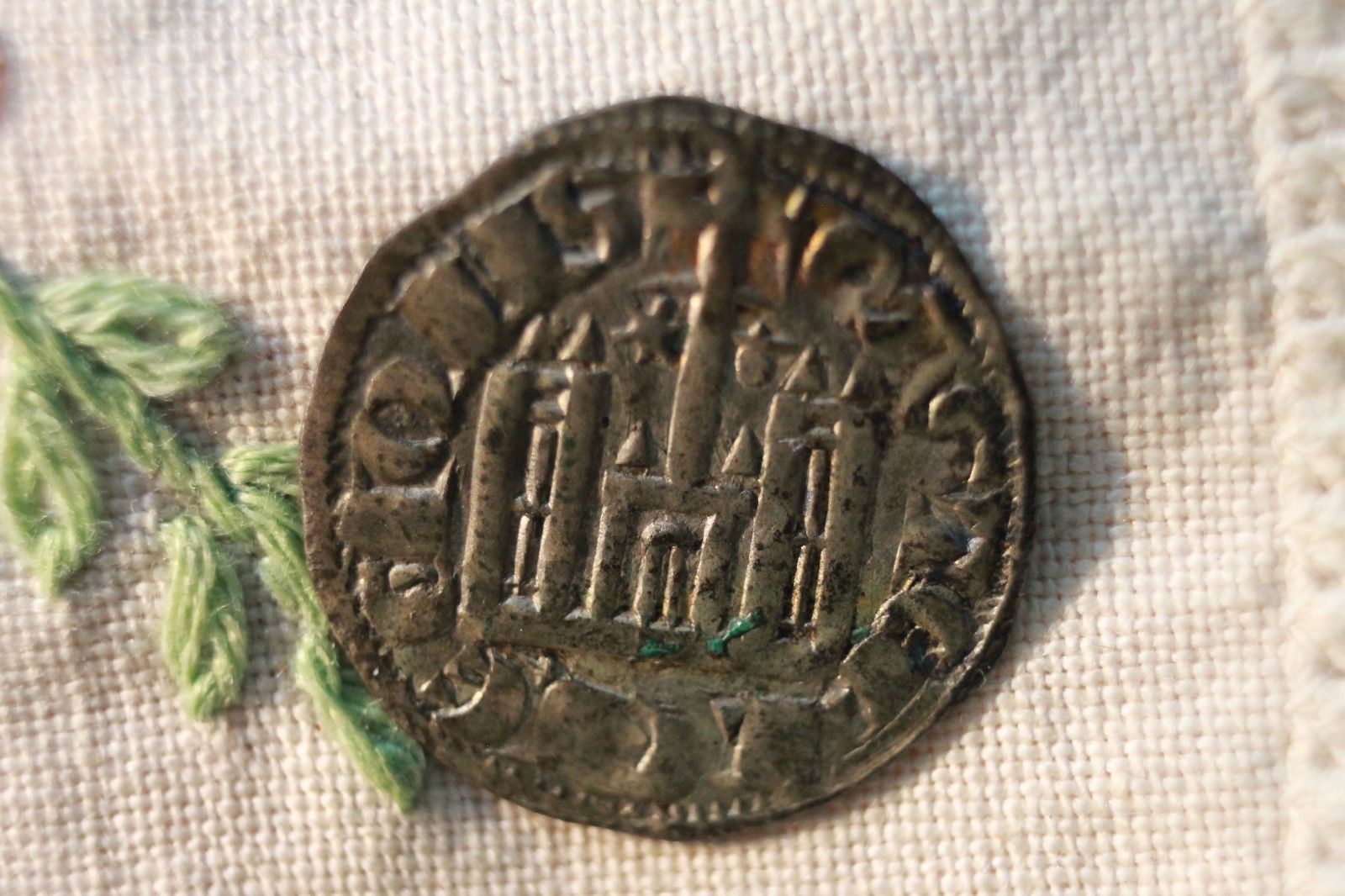 Help-With-This-Coin-Possibly-Medievel--King-With-Crown---Church-On-Reverse?
