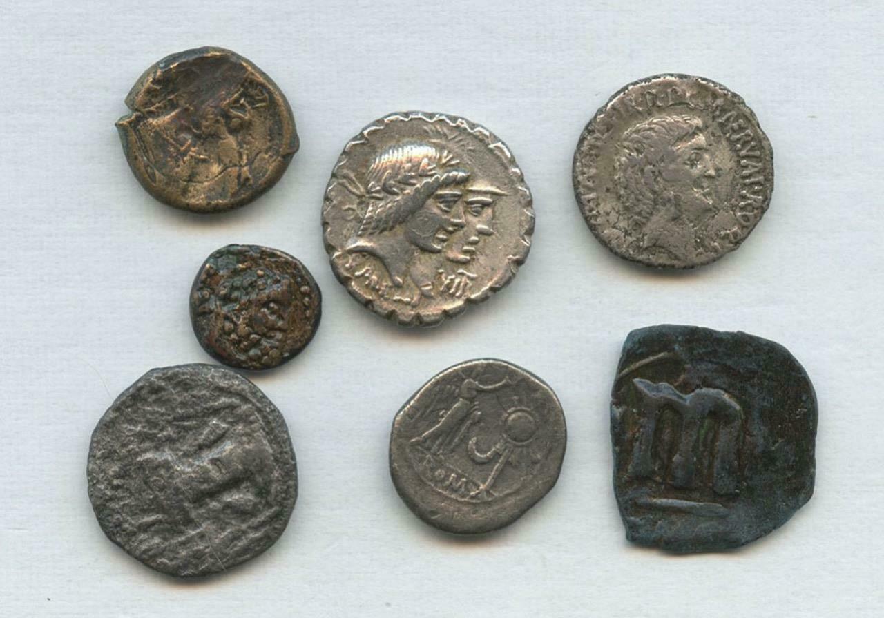 Q.-Fufius-Calenus-&-Mucius-Cordus.-Serrate-Denarius---Doubts?