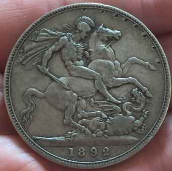 Unusual-Markings-On-Victoria-Crown