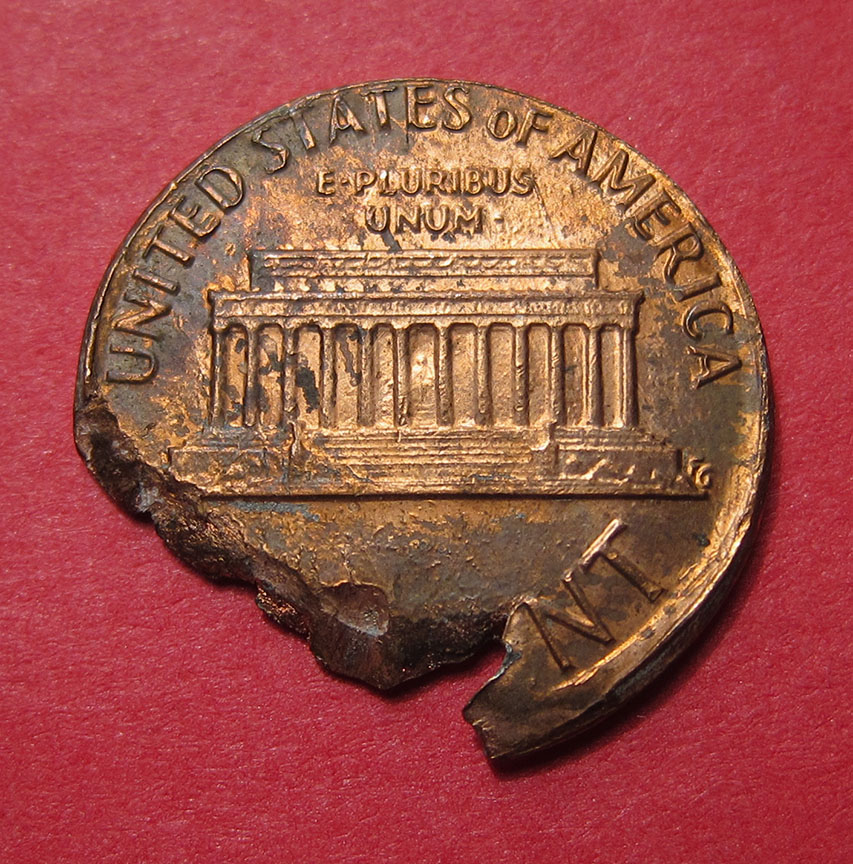 1983-Lincoln-Memorial-Cent-Mint-Error---Broadstruck-Incomplete-Planchet