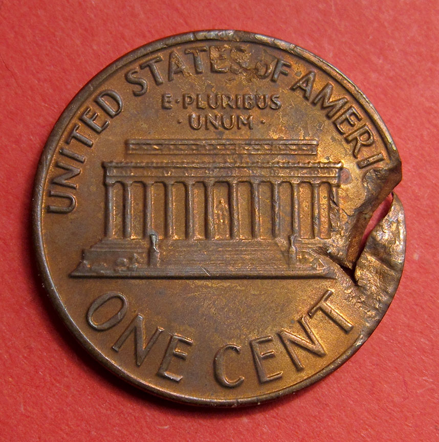1970-Lincoln-Memorial-Cent-Mint-Error---Rolling-Induced-Fissure