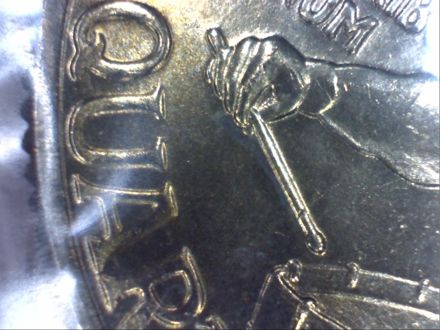 Bi-Quarter-With-Extra-Finger.