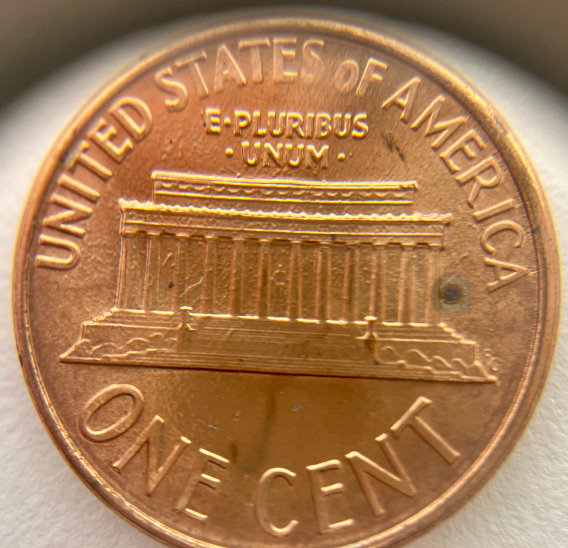 1988-D-Lincoln-Cent-Strikethrough-Error---Cloth?