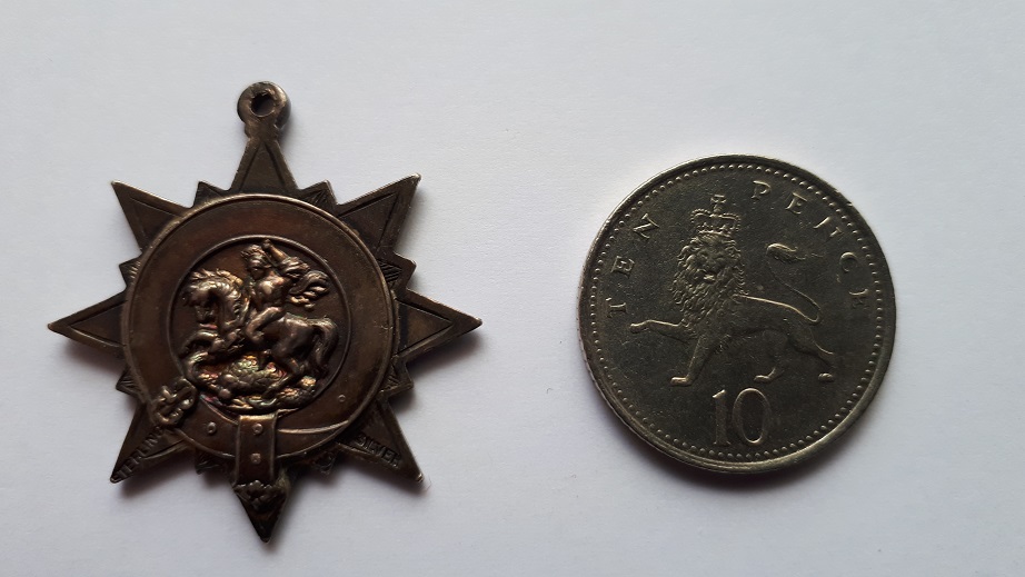 Help-Identifying-A-Medal-/-Memorabilia-Item.