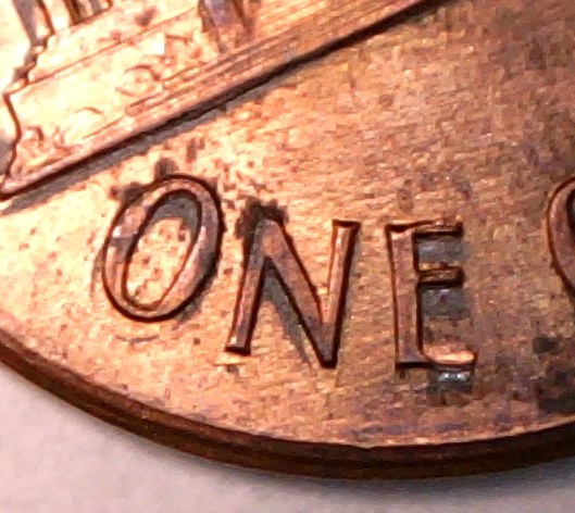 1989-Lincoln-Cent-Centered-Broadstrike