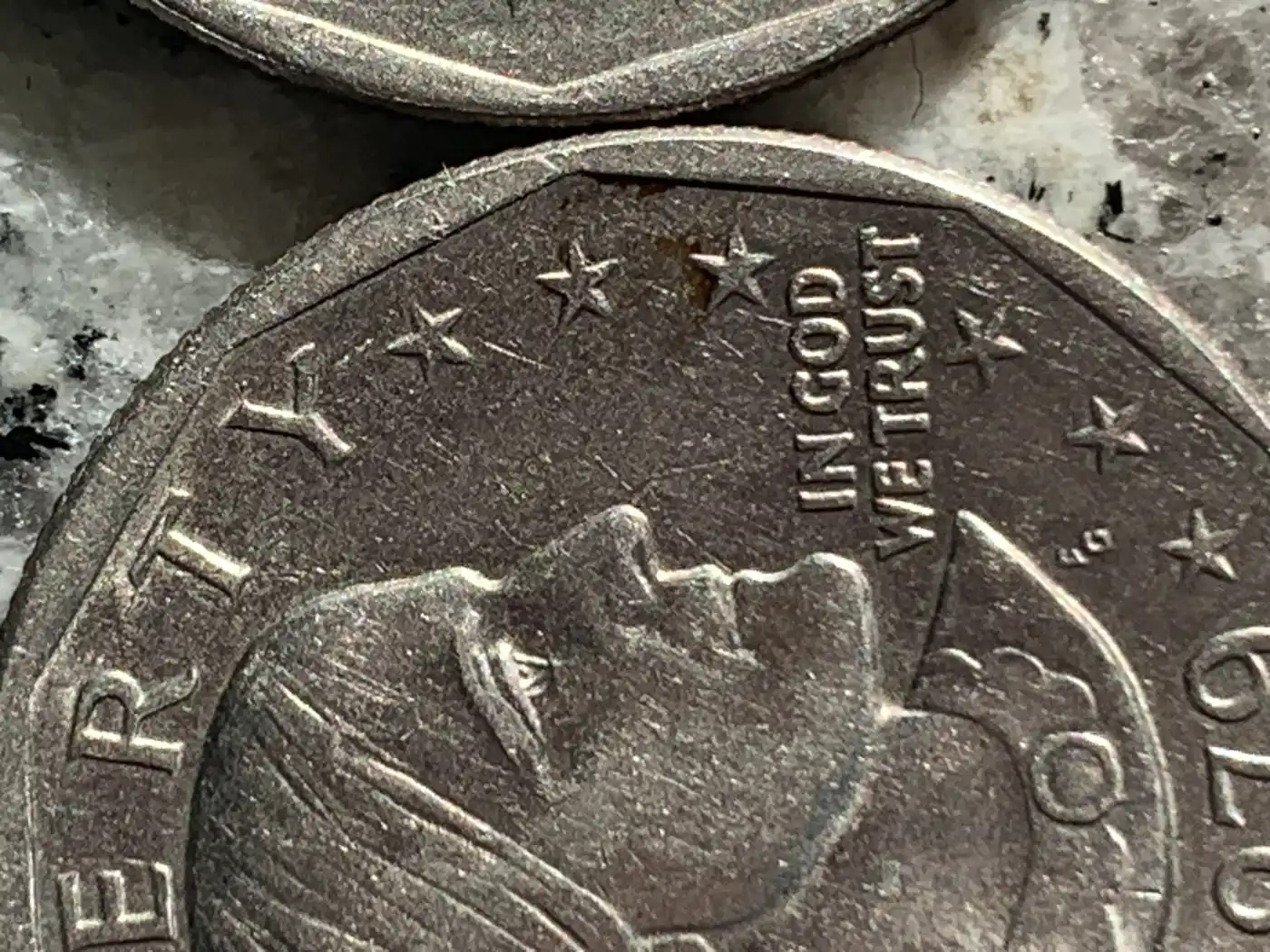 2-1979-SBA-Coins-Different-Sizes-And-Images