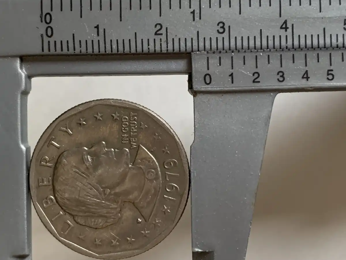 2-1979-SBA-Coins-Different-Sizes-And-Images