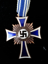 Third-Reich-Medals-Real-Or-Fake?