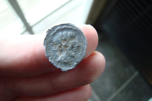 Romann-Token-In-Lead-With-Horse-?-Medaillon?