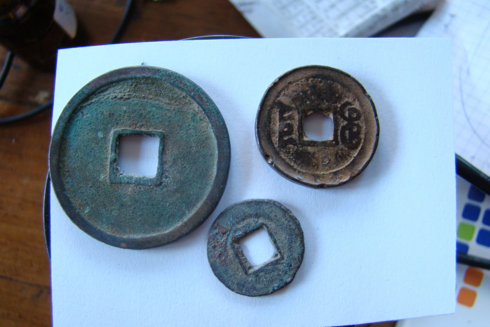 Unknown-Chinese-Coins-Different-Shapes