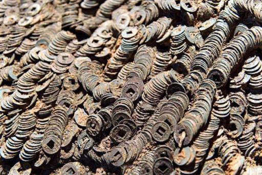 10-Tonnes-Ancient-Copper-Coins-Found
