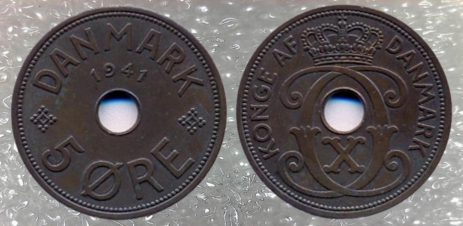 Around-The-World-With-Coins---A-Coin-Geography-Game