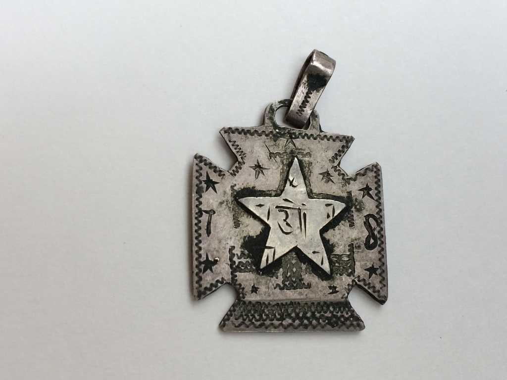 Old-Medals-Found-In-Attic...not-Sure-What-They-Are?