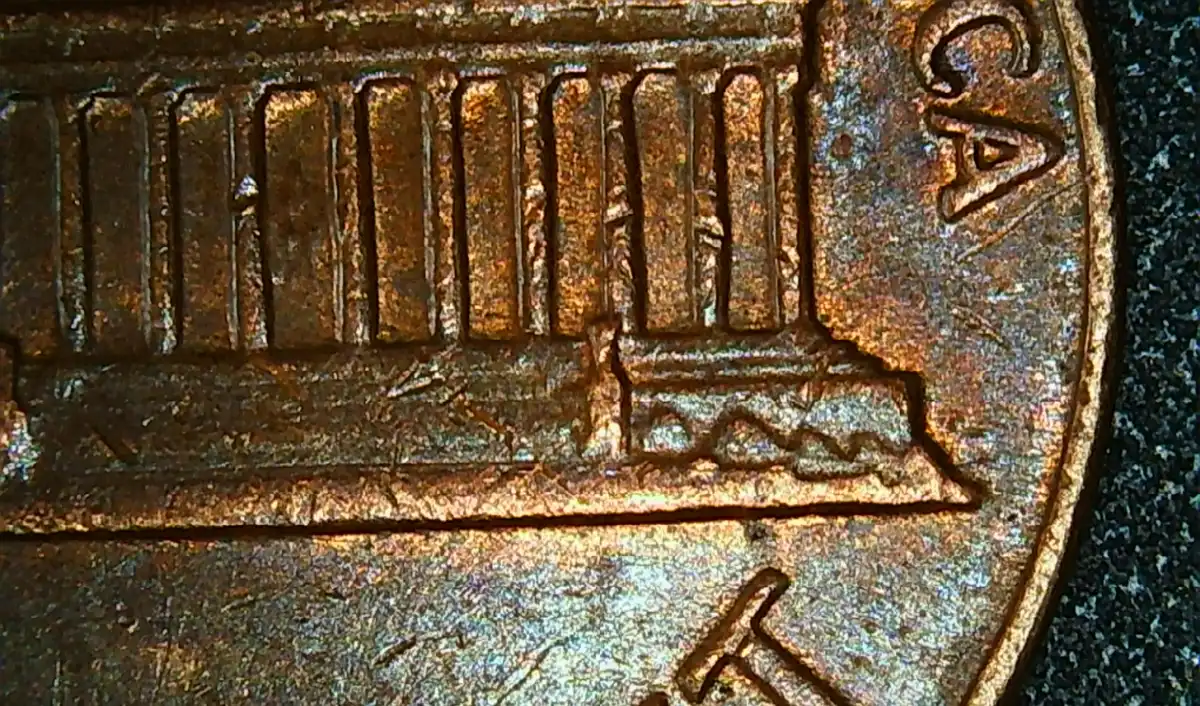 1969-D-Lincoln-Memorial-Penny-Possible-Lamination-Error-Or-PMD?-Obverse
