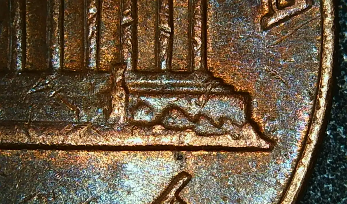 1969-D-Lincoln-Memorial-Penny-Possible-Lamination-Error-Or-PMD?-Obverse