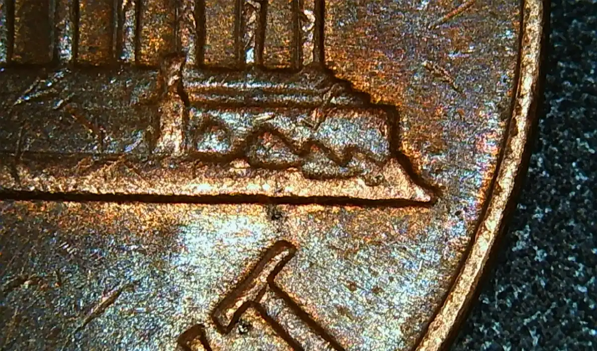 1969-D-Lincoln-Memorial-Penny-Possible-Lamination-Error-Or-PMD?-Obverse