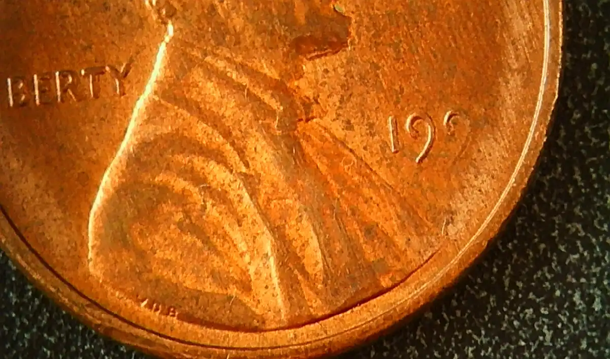 199?-Lincoln-Memorial-Cent-Struck-Through-Grease?