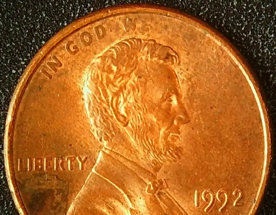 1992-P-LMC-Obverse-Top-Right-Missing-Words-