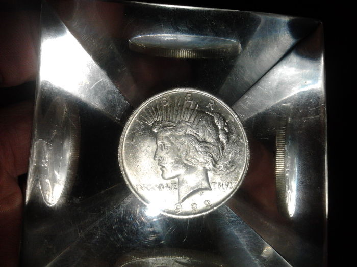 1922-Peace-Dollar-Worthless?
