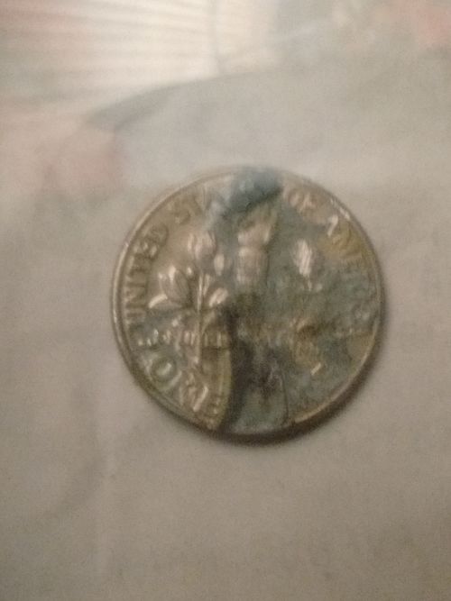 2000-D--Dime--Where-It-Saids-One-Is-On-Raised-Metal-Chunk.---Error?