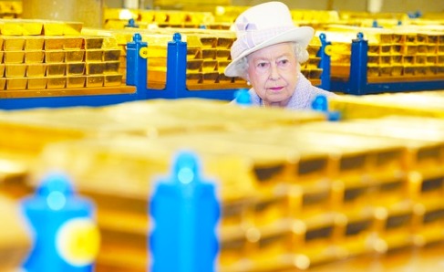 Look-Who's-Out-Shopping--For-Gold