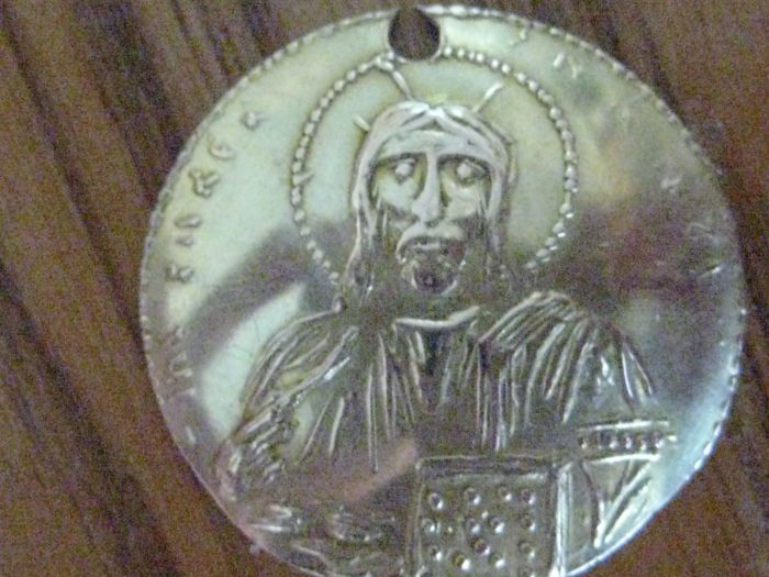 Found-This-In-My-Change-Can-It-Be-Gold-Any-Help-?